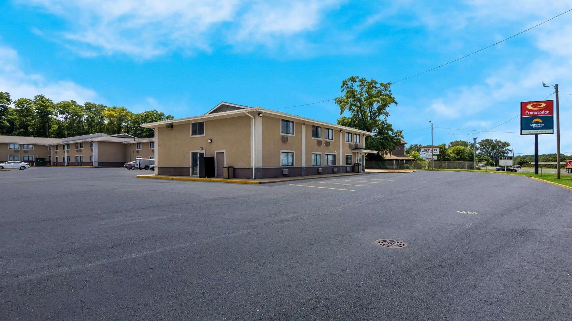 Econo Lodge Portage Exteriör bild